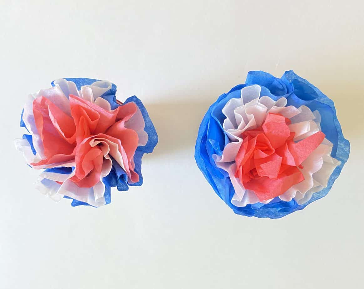 Red white and blue dyed coffee filters with food coloring and RIT dye for patriotic mason jars craft