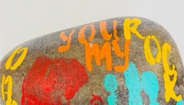 Dad Your My Rock handmade doorstopper. Fathers day handmade gift #DIYFathersday #Kidsfathersdaycrafts