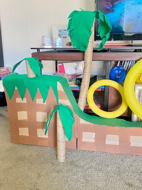 Sonic the hedgehog birthday party backdrop with DIY Palm Trees