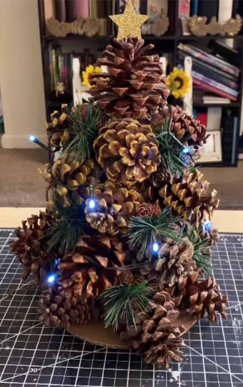 Pine Cone Christmas Tree - Manda Panda Projects