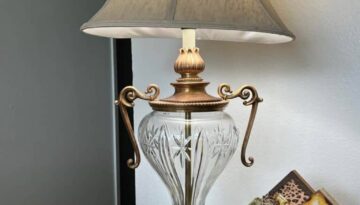 Vintage Brass Lamp Restoration of a tarnished lamp found at my dumpster, cleaned up with vinegar, salt, and flour to restore the brass color to its natural state with a lamp shade found at a thrift store that is creme color and matches perfectly.