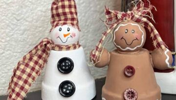 Terra Cotta Pot Gingerbread and snowman diy christmas decor made with mini terra cottas, wood bead heads, homespun fabric scarfs, and buttons with simple hand painted faces.