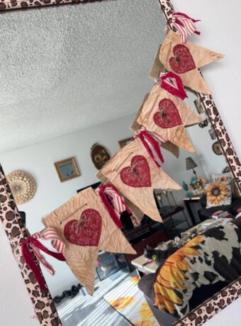 Primitive Muslin Valentines Day Heart Banner with Skeleton key